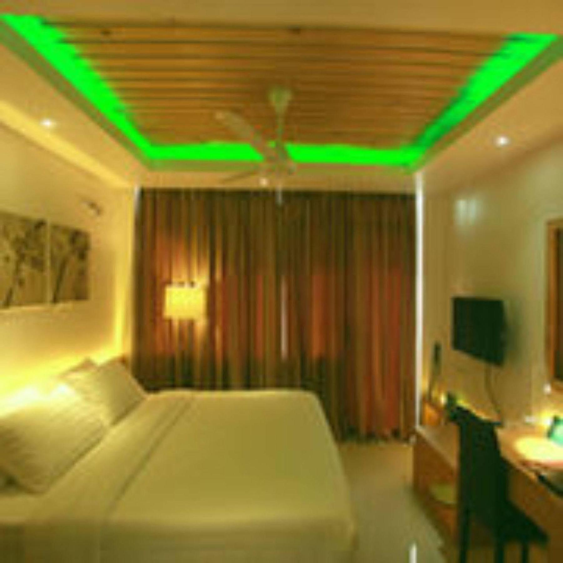 Pine Lodge Male Bagian luar foto